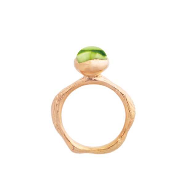elegant green peridot ring