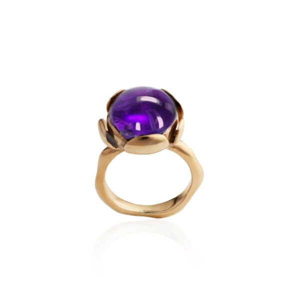 Elegant purple ring