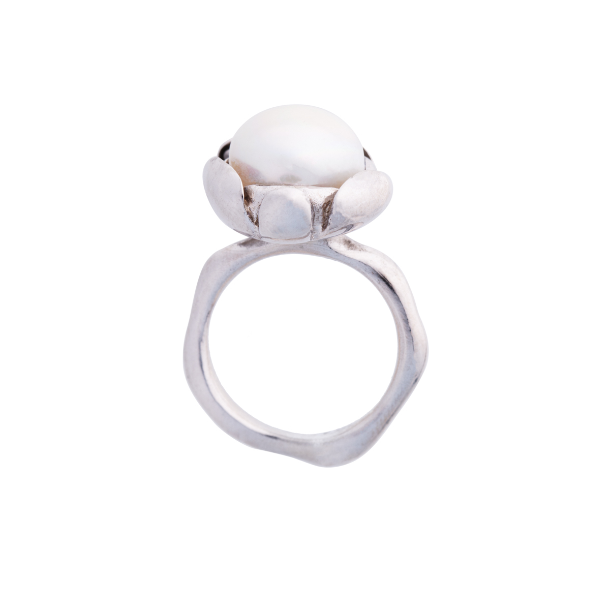 elegant pearl ring
