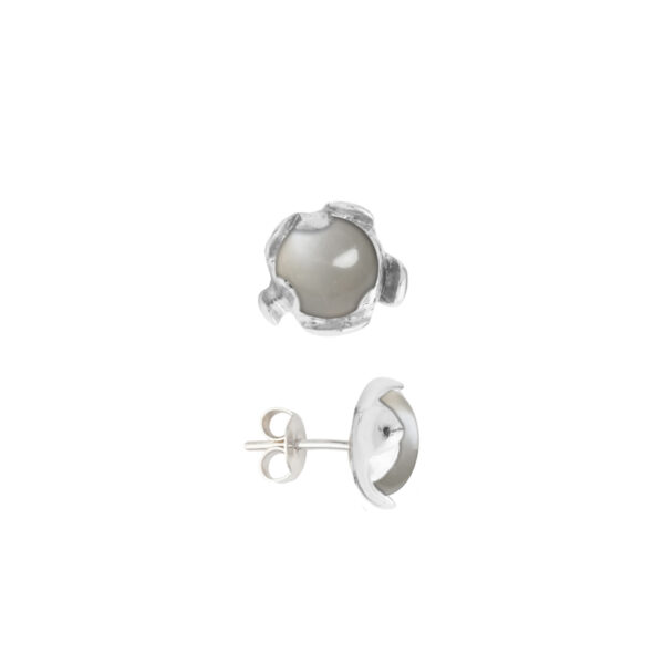 Elegant grey earrings