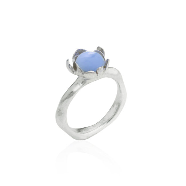 Elegant blue floret ring