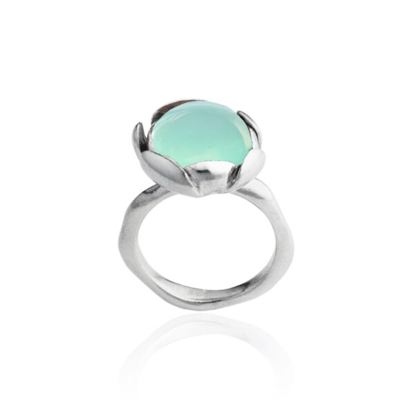 Elegant ring